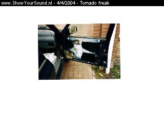 showyoursound.nl - tornado freak - tornado freak - deurendempen.jpg - stage 2 het metaal gedempt aan de binnenkant van de deur.